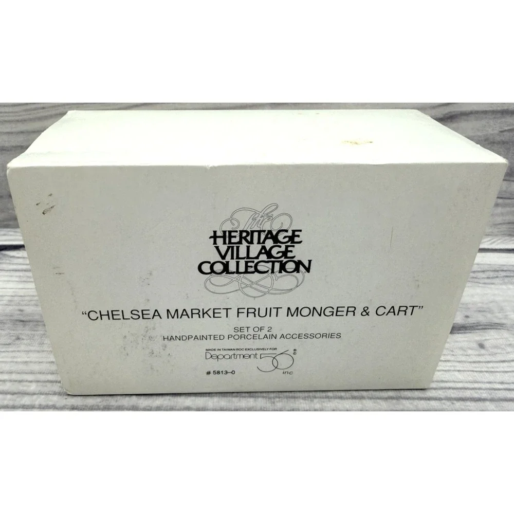 DEPT 56 HERITAGE VILLAGE COLLECTION CHELSEA MARKET FRUIT MONGER & CART - RETIRED